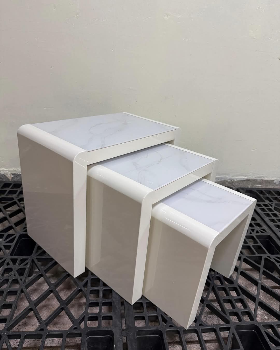 Set of 3 White Nesting Flower Tables – Marble-Look Display Tables for Stylish Nairobi Homes