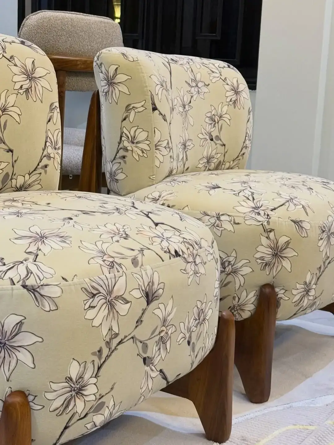 Floral Accent Chair Kenya with Wooden Legs - Image 2