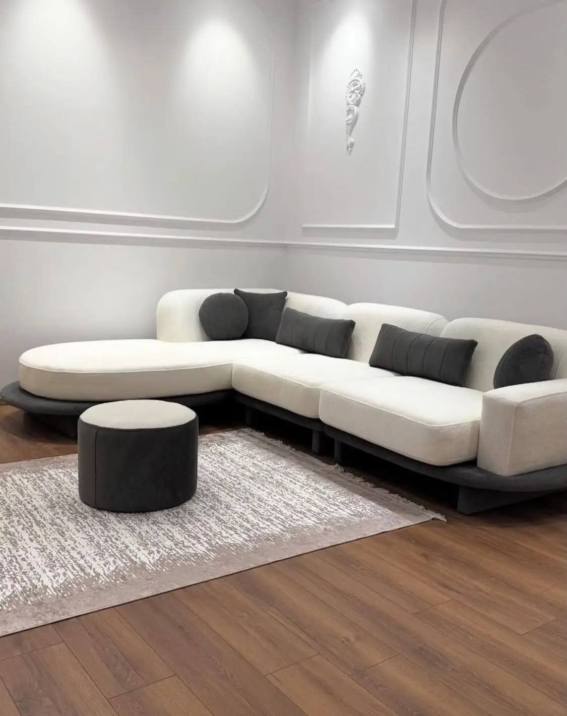 Cream Curved Sectional Sofa with Chaise Kenya - Image 2