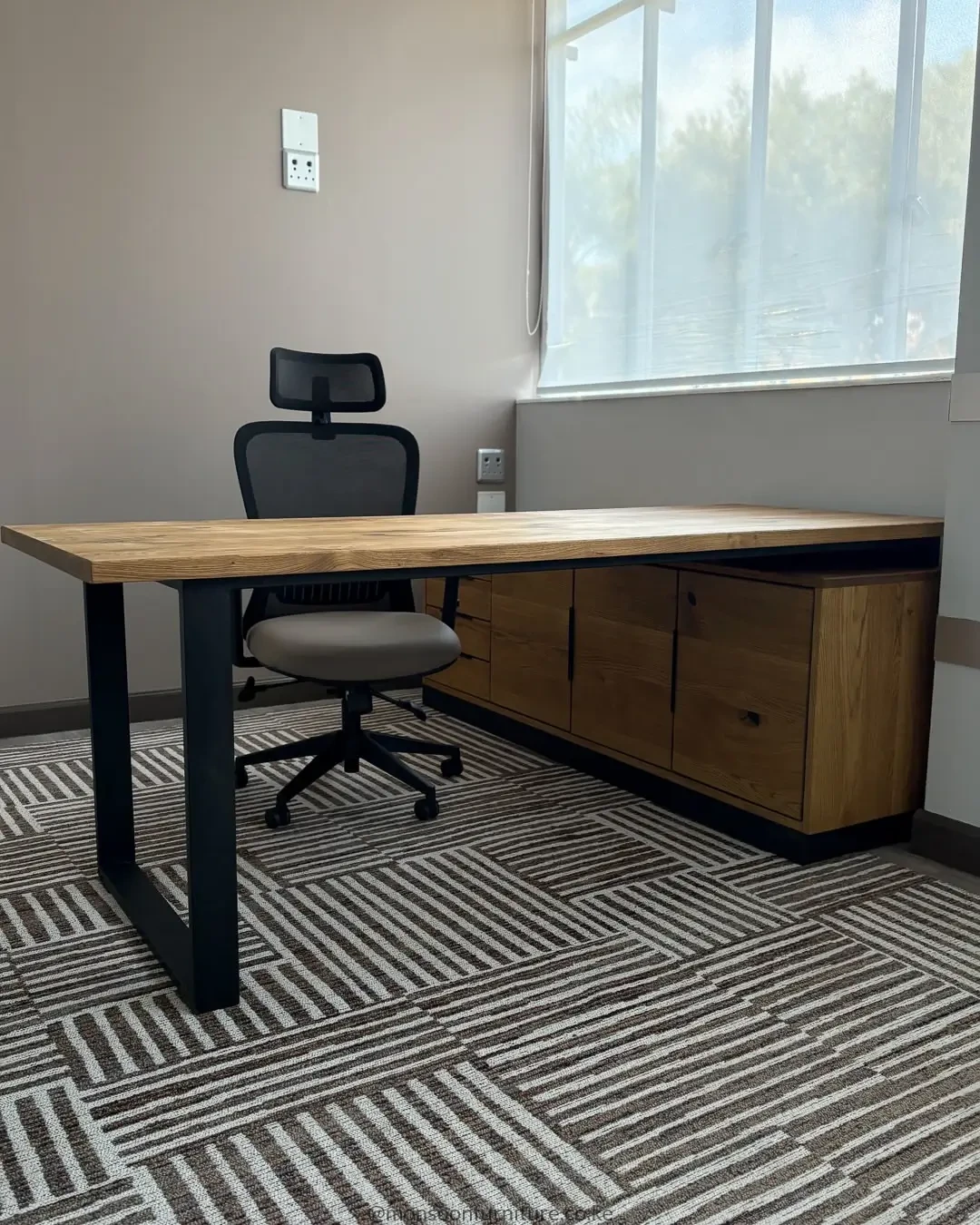 Wood-Grain Executive Office Desk Nairobi, Kenya - Image 3