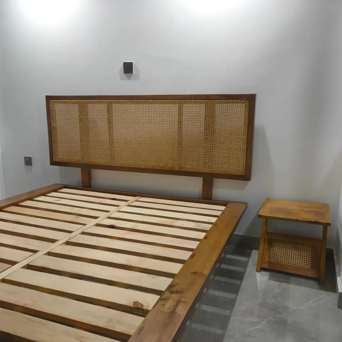 Monsoon Alderbridge Wooden Bed, 5×6 Woven Headboard, Kenya - Image 2