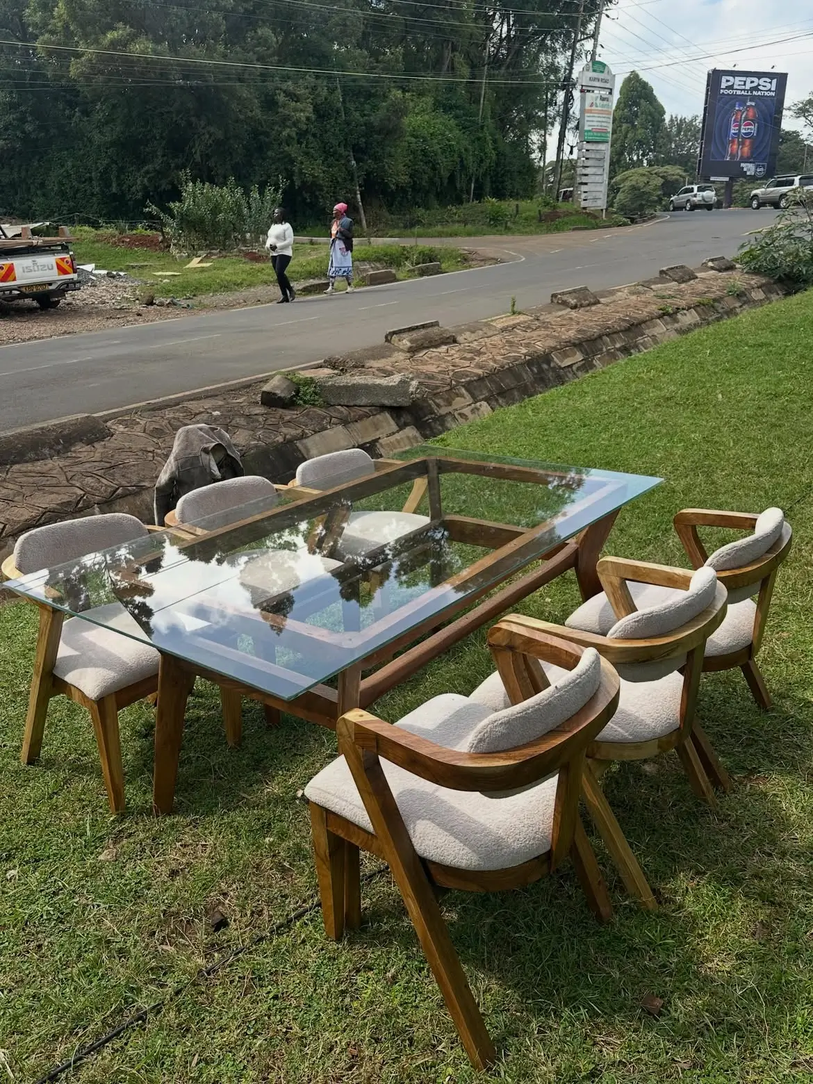 6 Seater Glass-Top Dining Set Kenya - Image 2