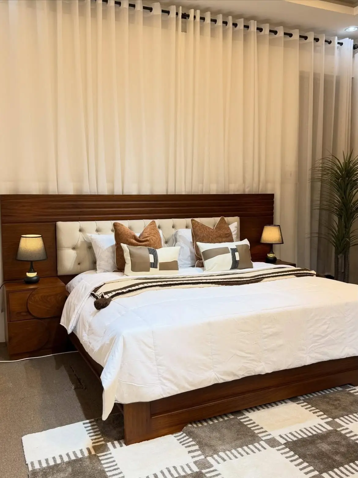 Mahogany 6×6 Wide Tufted-Panel Bed Kenya - Image 3
