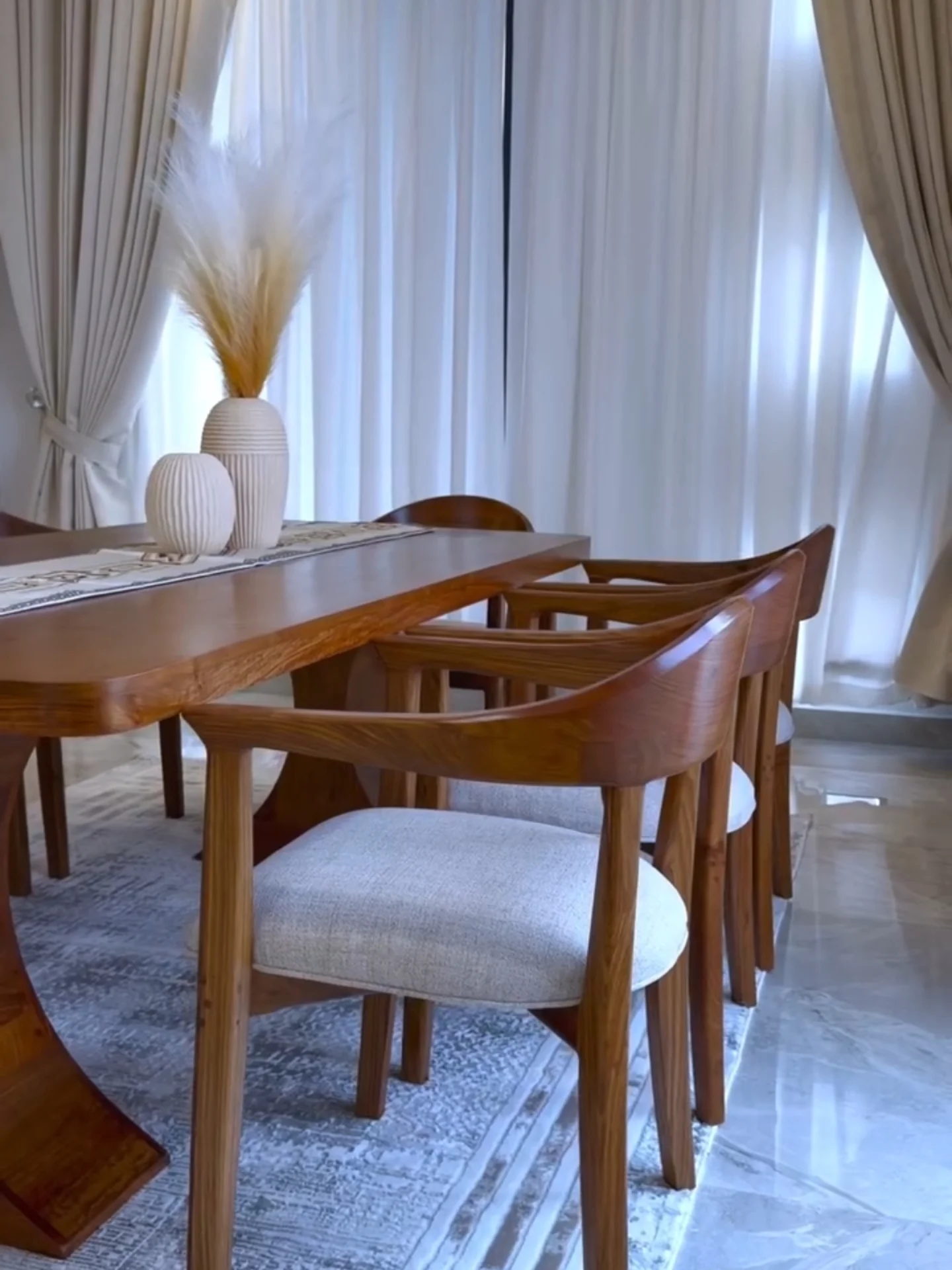 Monsoon Auburn Mvule Dining Set, 10-Seater Kenya - Image 3