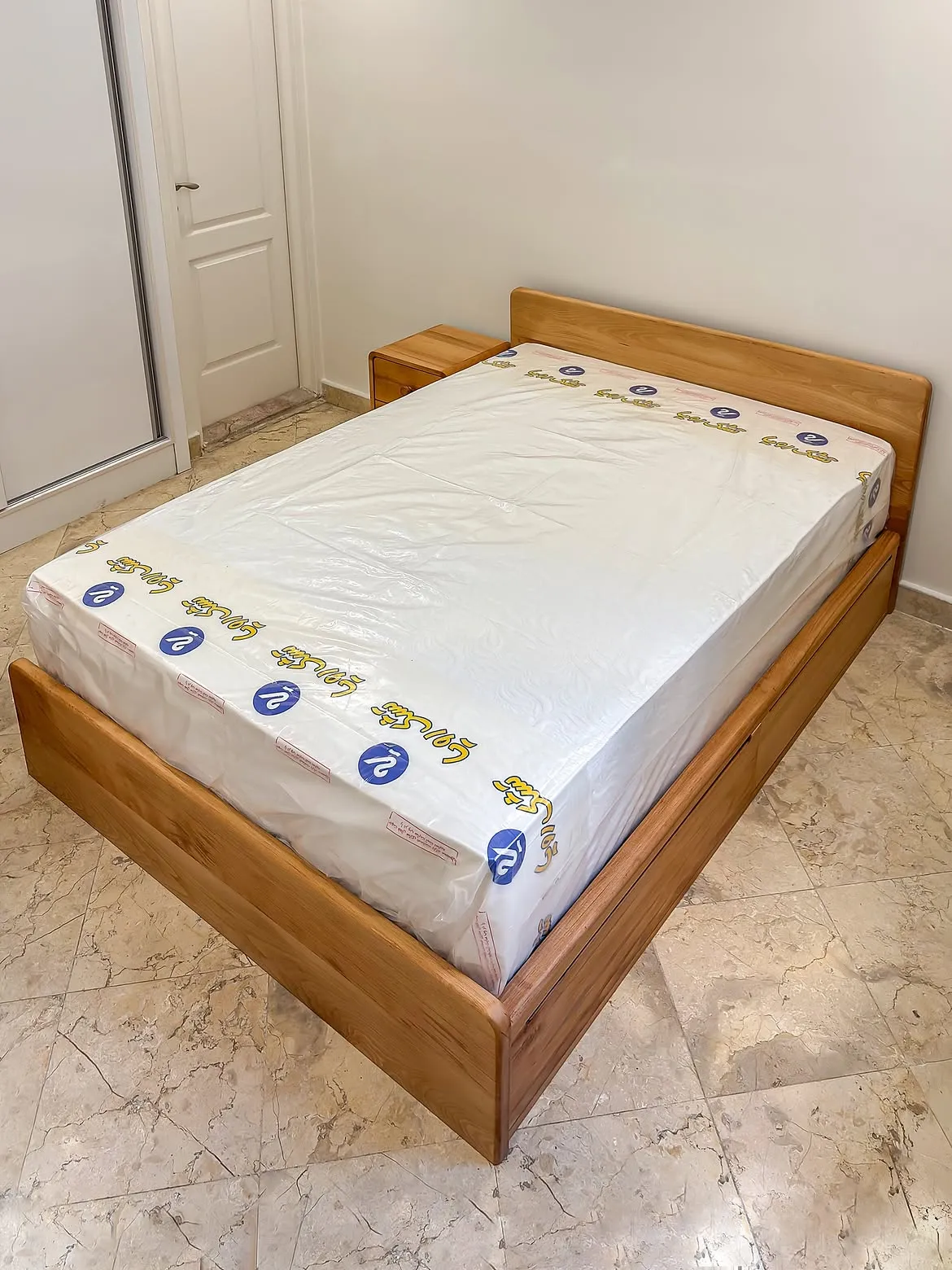 Monsoon Barton Mahogany Storage Bed, 5×6, Kenya